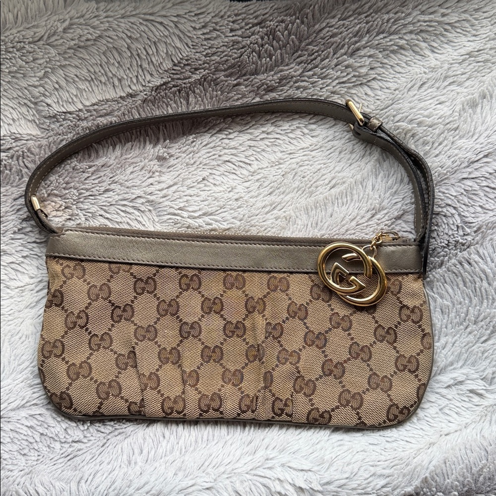 💕 GUCCI Beige/Silver GG Canvas Pochette Bag - 💯Authentic 💕 - Picture 14 of 14